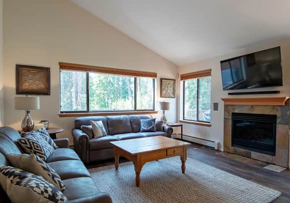 Park Forest Moose Pad Townhome: Hot Tub, On Shuttle Route - Image 2