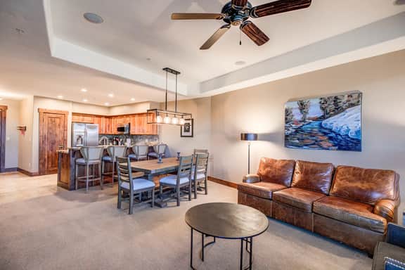 Crystal Peak Explorer Condo: Ski-In, Ski-Out Luxury - Image 3