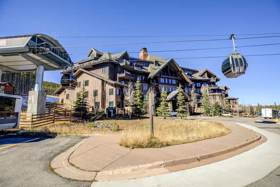 Crystal Peak Explorer Condo: Ski-In, Ski-Out Luxury - Image 5