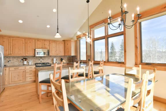 Mt. Victoria Lodge Crestline Condo: Downtown, Nicely Appointed - Image 5