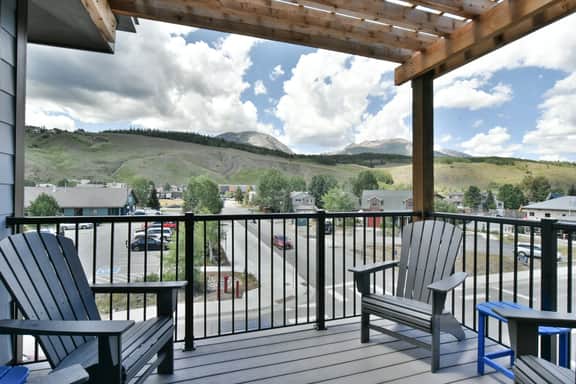 Skywalk Flats Downtown Condo: Mountain Views, Rooftop Hot Tubs - Image 3