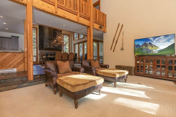 Grand Antler Lodge: Spacious, Updated, Sleeps 16 - Image 4