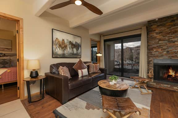 Lodge at Lake Dillon Condo: Great Year-Round Location - Image 2