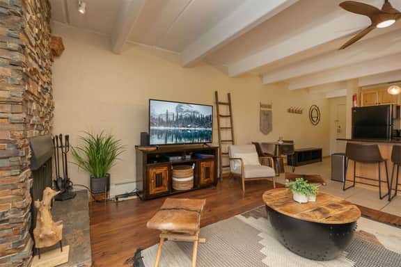 Lodge at Lake Dillon Condo: Great Year-Round Location - Image 4