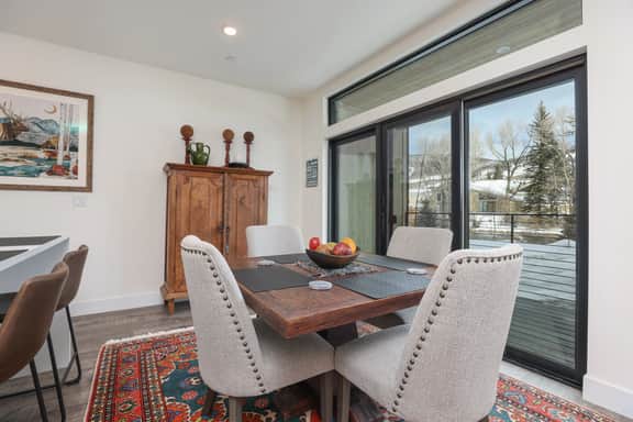 Après Shores Riverfront: Upscale Downtown Retreat - Image 2