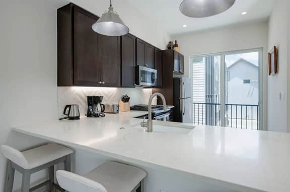 Fourth Street Crossing Traverse Townhome: Stylish Retreat - Image 4