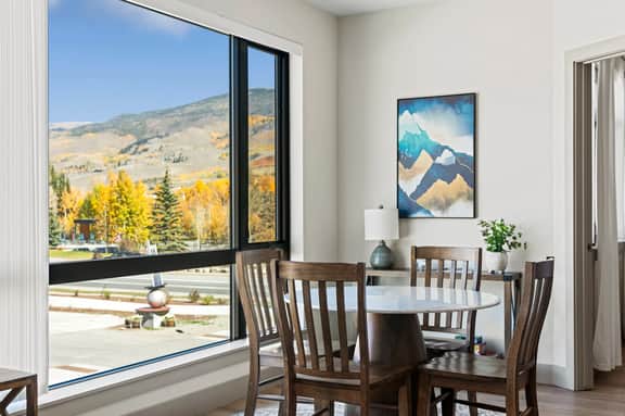 Skywalk Flats Mountainview Condo: Downtown, Rooftop Hot Tubs - Image 5