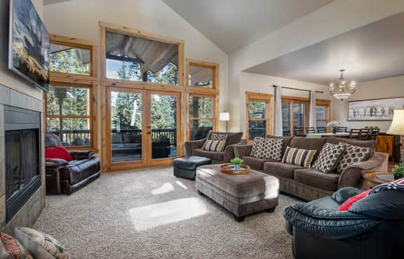 Whispering Pines Retreat: Quiet Wooded Setting, Hot Tub - Image 2