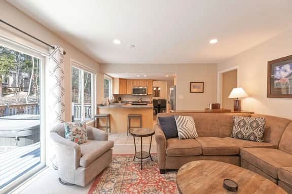 Quicksilver Chalet: Hot Tub, Sleeps 10 - Image 3